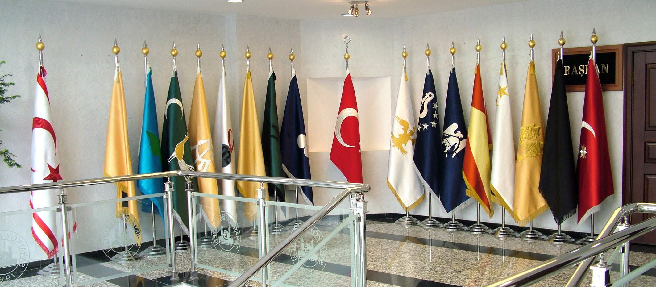 Flama Bayraklara Büyük İlgi Var!